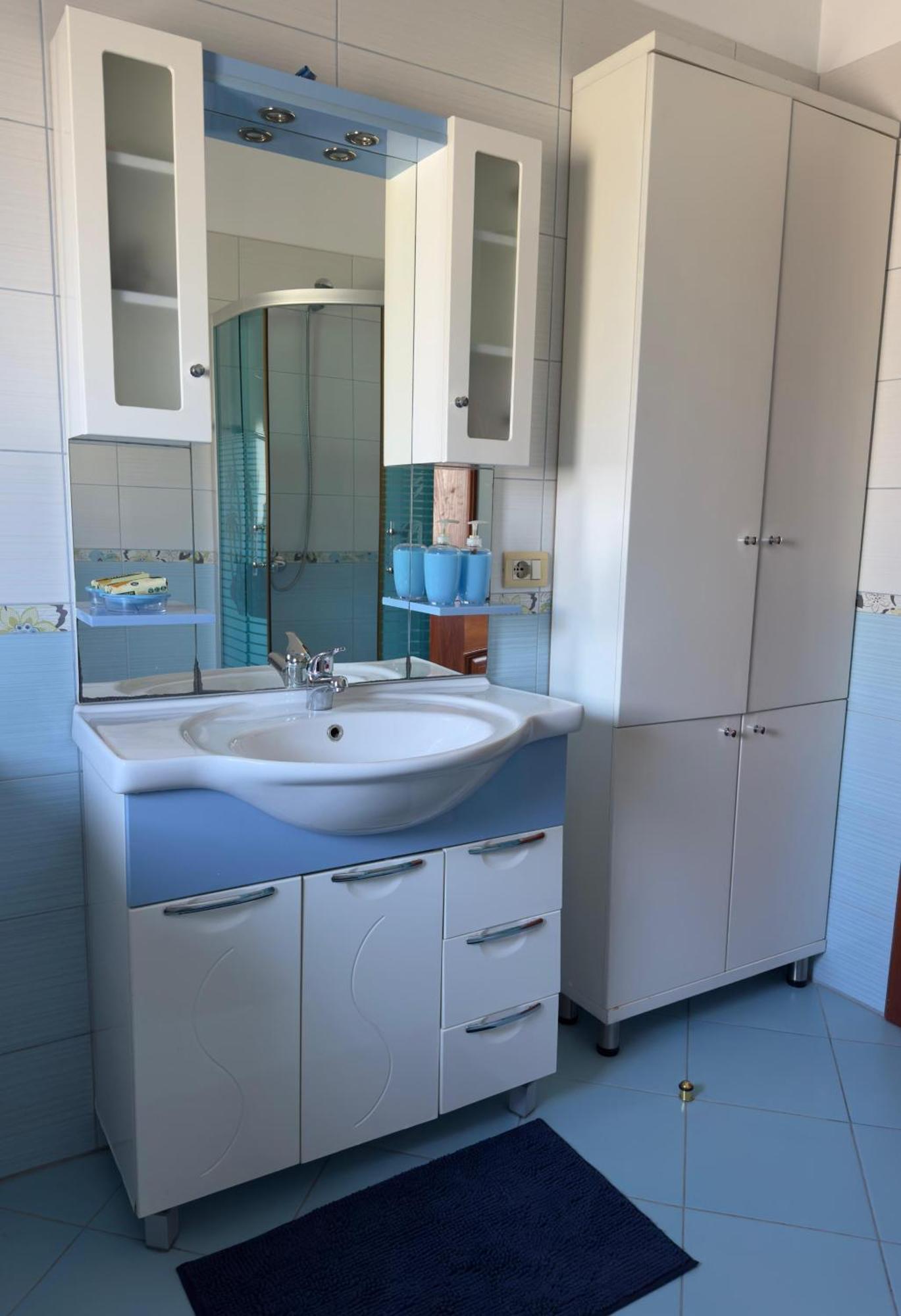 Spacious & Cozy Family Near Sanatorium Apartment Tirana
